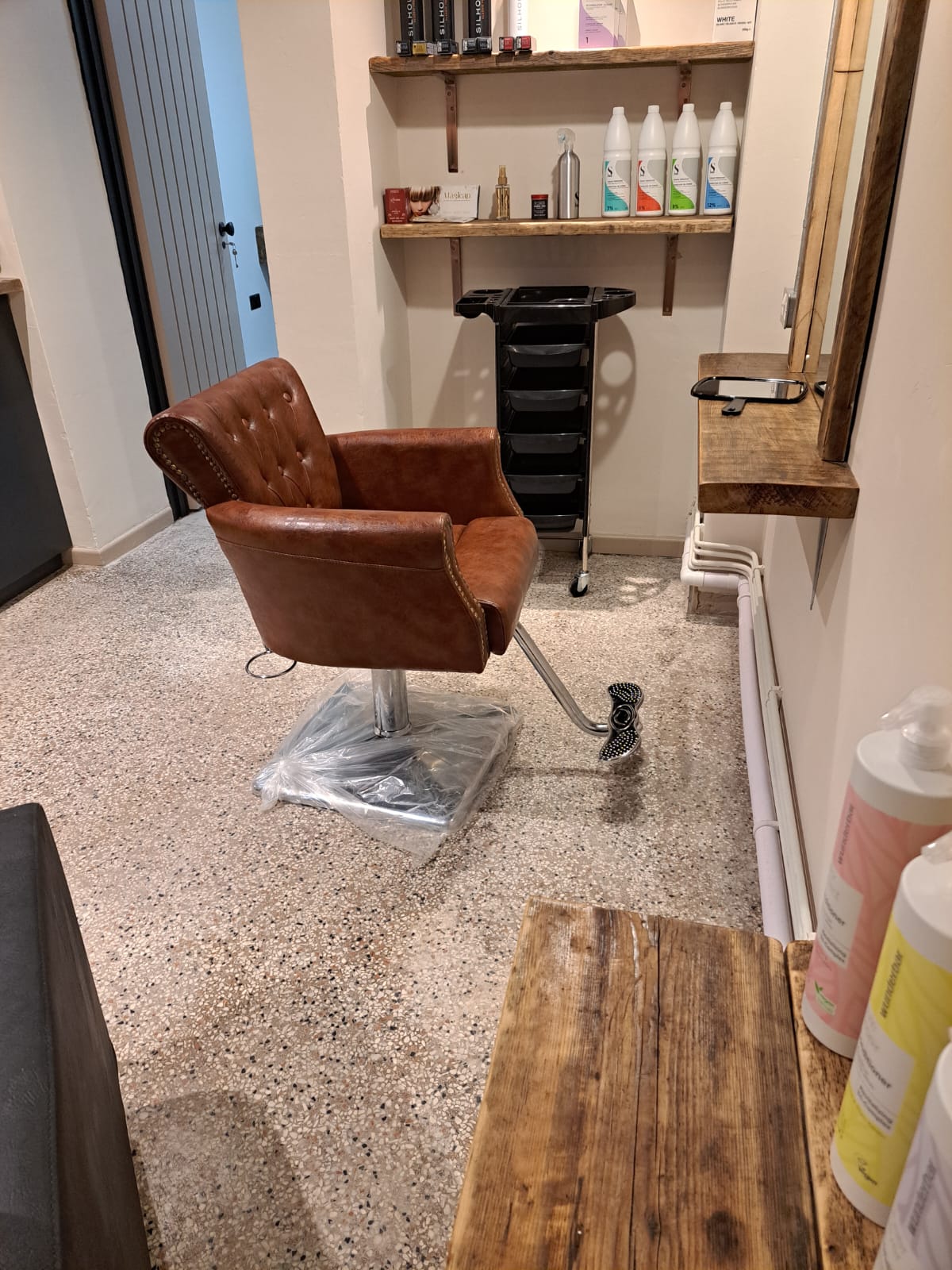 Hairdresser's chair